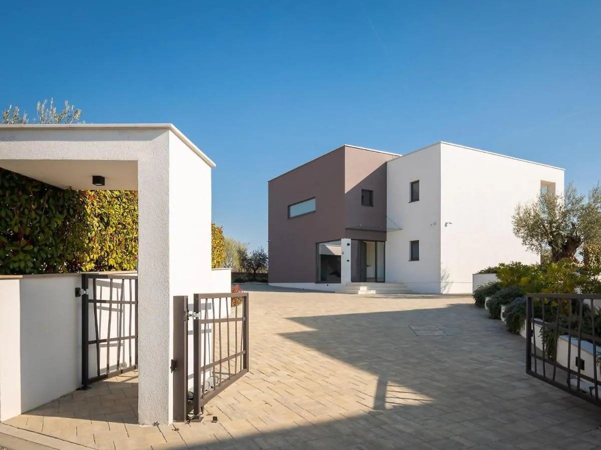 Villa Old Olive VIII By Interhome Vodnjan